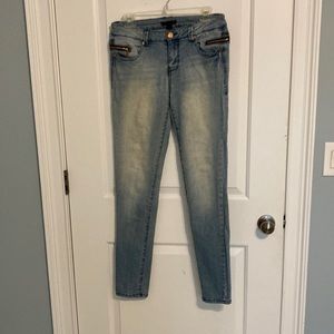Fire Los Angeles super cute jeans